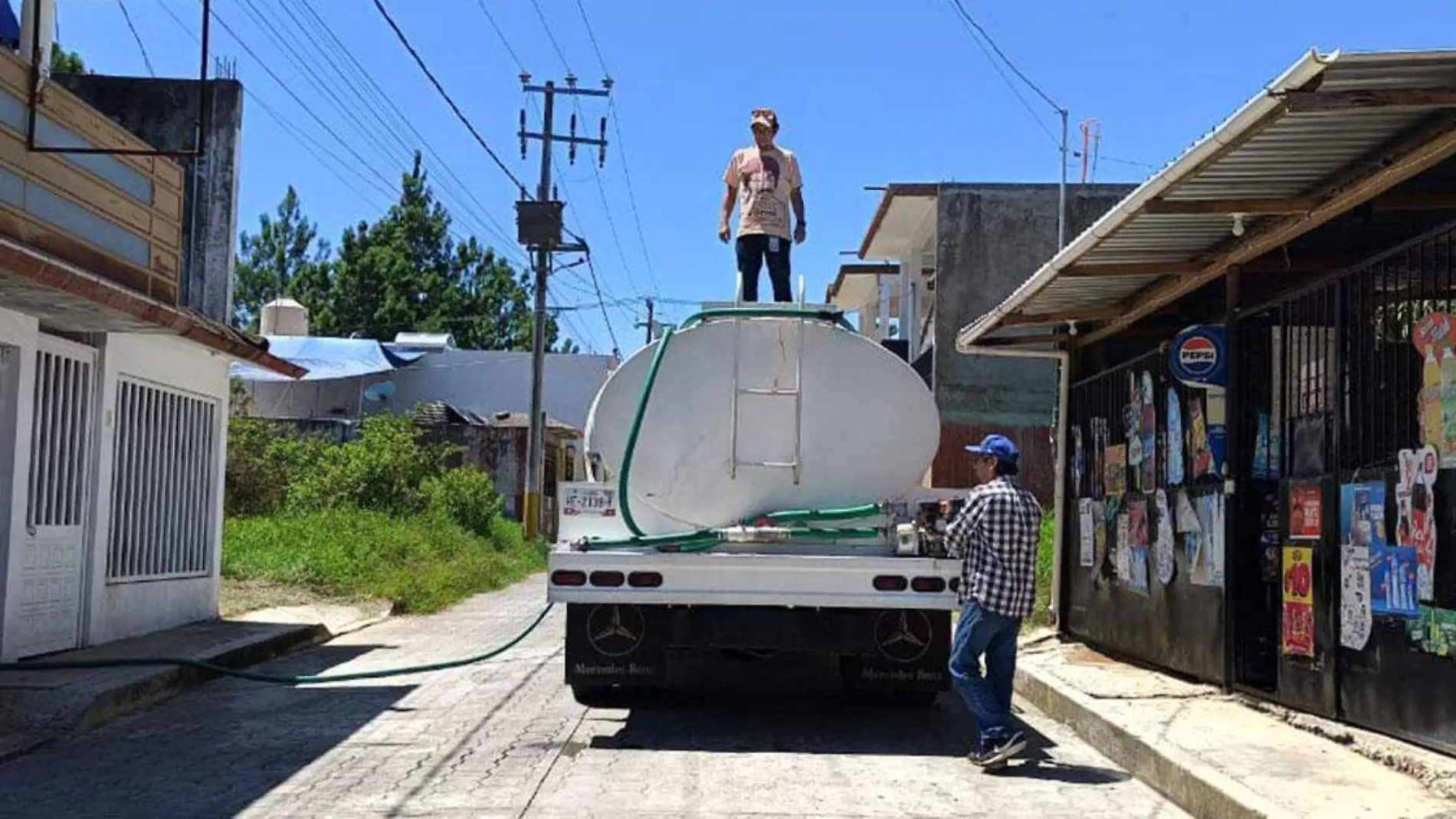 En Huauchinango se quejaron de haber sido “víctimas” de los comités de cada fraccionamiento en el reparto de agua por pipas